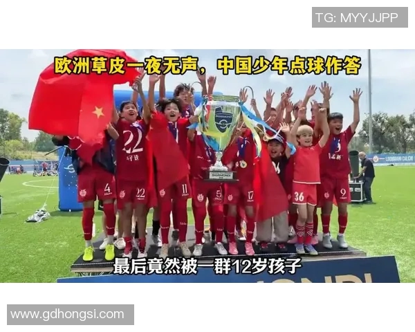 中国足球明星温馨瞬间与孩子亲密互动的感人照片合集